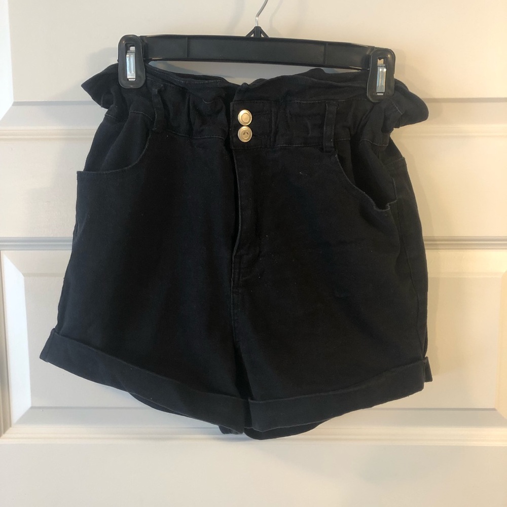 Red Dress Boutique, black high waisted shorts